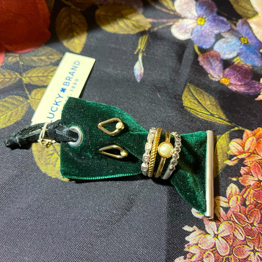 NWT Lucky Brand Stackable Ring & Earring Set